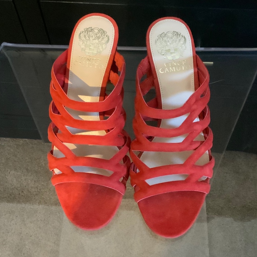 Vince Camuto red heels org. $119! Brand new!!!❤️